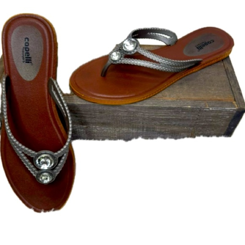 3/$25💥 Capelli Gray Silver Pool Sandals Slides Sz 9. OC